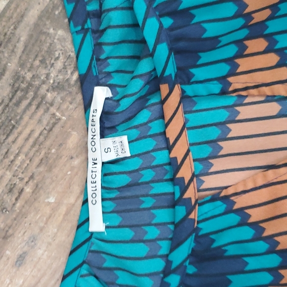 Collective Concepts Dress - Picture 3 of 5